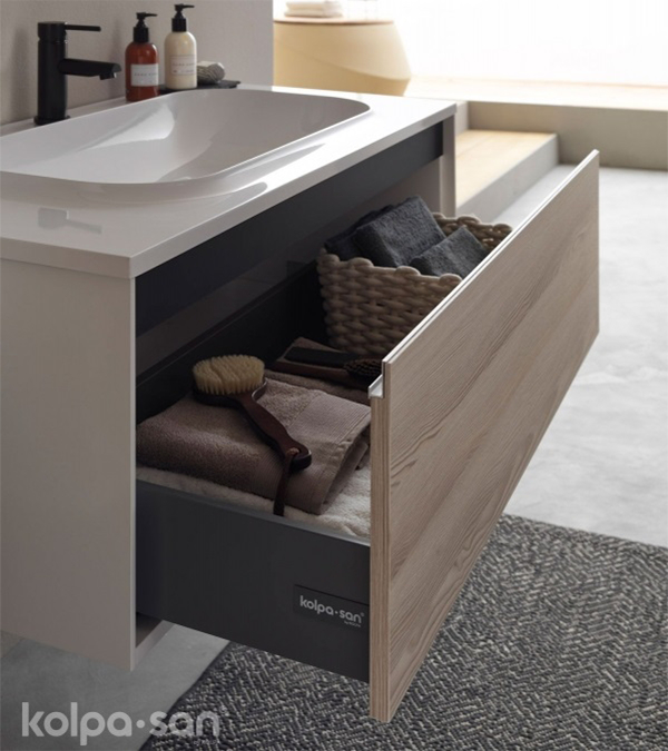 Dulapul adaptat la dimensiunea exactă a căzii — cum să folosești spațiul la maximum