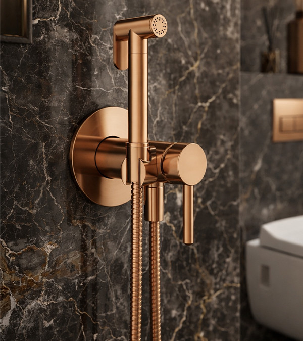 Baterie încorporată cu duș igienic Omnires Y, cupru periat